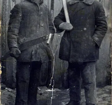 Pessah Avrahami working as a lumberjack at the HeHalutz Hachsharah (Zionist training center), Oszmiana, Poland