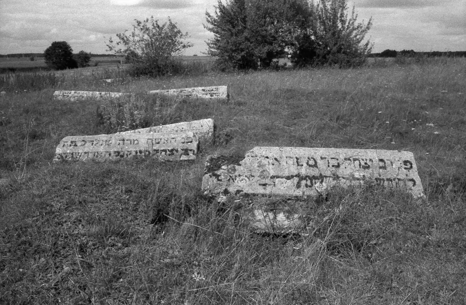 Vowpa, Jewish cemetery